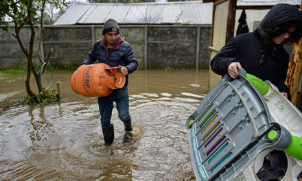 Miles de damnificados y caos por intensas lluvias en Chile