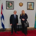 Embajadora de Venezuela y su homólogo cubano en Kazajstán impulsan integración