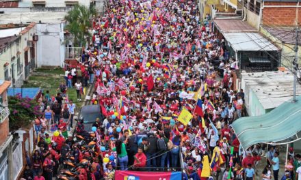 San Mateo desbordado reafirmó su apoyo al presidente Nicolás Maduro