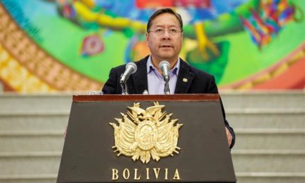 Presidente de Bolivia confirma reunión con transportistas