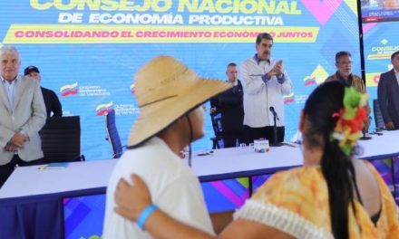 Presidente Maduro instruye transformar el Estado para servir a la economía