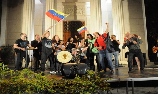 Efectuaron conversatorio sobre el rock nacional