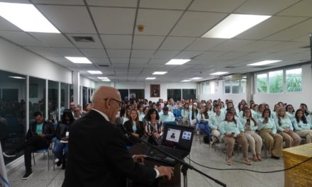 Estudiantes de psicología de la UBA culminan formación con Clase Magistral