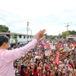 Pueblos originarios de Amazonas reciben con amor al presidente Maduro
