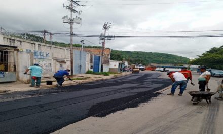 Plan Nacional de Asfaltado atiende vialidad en San Mateo