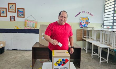 En Las Tejerías la gente salió a votar con mucha alegría y paz