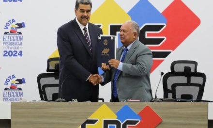 CNE proclama a Nicolás Maduro como presidente reelecto de la República