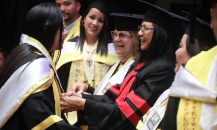 Graduados 180 médicos y enfermeras especialistas en Aragua