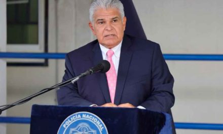 Presidente de Panamá viaja a Paraguay invitado a Cumbre Mercosur