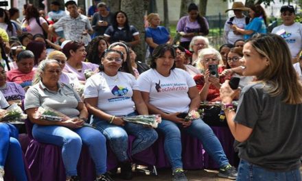 Mujeres rinden homenaje a mártires de violencia postelectoral