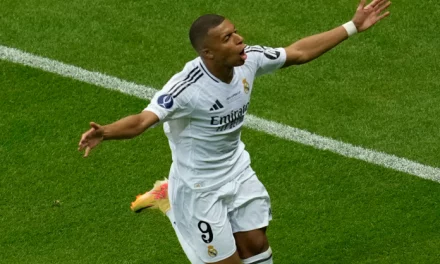 Con Mbappé pletórico el Madrid gana la Supercopa