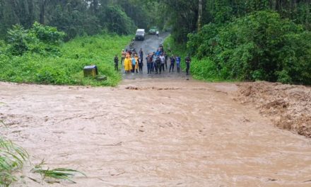 Cerrado paso a Valle Morín en San Casimiro por lluvias