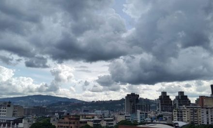 En gran parte del país prevalece cielo nublado 