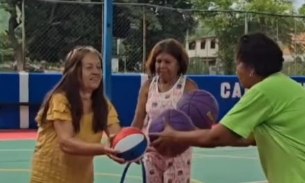 Al ritmo de la buena música abuelos y abuelas de MBI hacen deportes