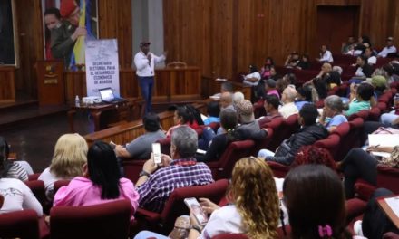 Emprendedores de Girardot recibieron adiestramiento en jornada de formación 