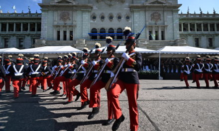 Guatemala conmemoró los 203 años de Independencia con desfile cívico