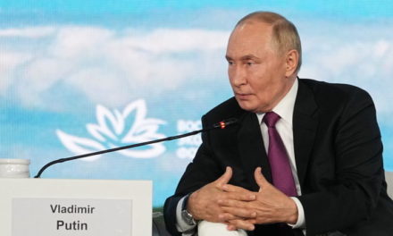 Presidente Putin afirma que Occidente impulsa desdolarización con sus acciones