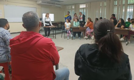 Trabajadores del sistema de salud  en Asamblea del Bloque Histórico