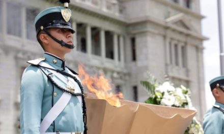 Guatemala sigue de actividades por los 203 años de Independencia