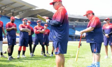 Russell Vásquez orgulloso de acompañar a Bailey