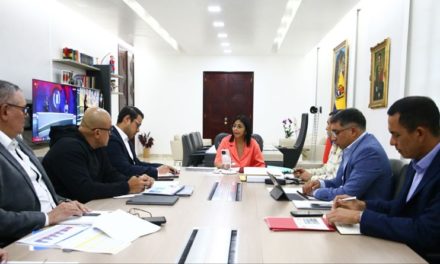 Vicepresidenta Ejecutiva lidera encuentro para impulso del aparato productivo