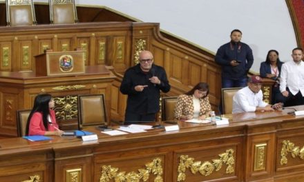 Jorge Rodríguez a juventud de AN: La verdadera democracia es junto al pueblo