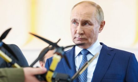 Presidente Vladimir Putin desvela claves del éxito militar ruso