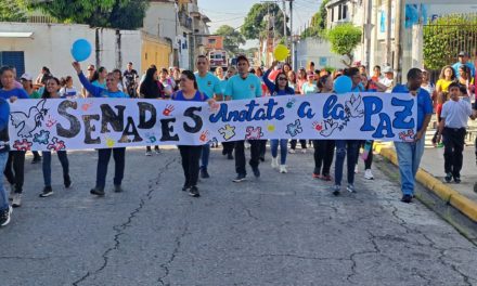 Más de 200 niños participaron en pancartazo «Anotate a la paz»