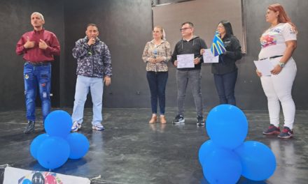 Mandataria regional homenajeó a personas sordomudas en Sucre