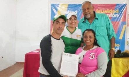 Entregaron 42 títulos agrarios en La Colonia Tovar