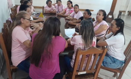 Triunfadoras al cáncer de mama realizaron conversatorio en Ribas