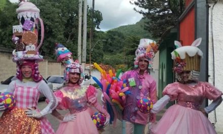 «El Gran regalo de Navidad» enciende sus luces en el TOM  