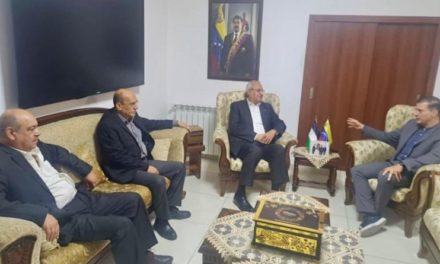 Embajador de Venezuela en Siria se reúne con el líder Talal Naji