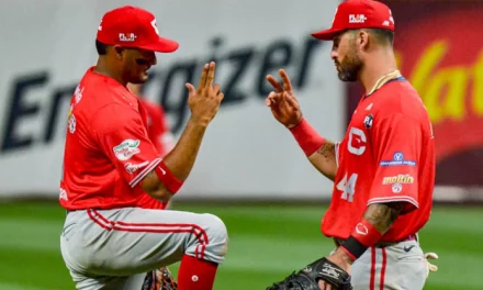 Cardenales alzó vuelo para vapulear a las Águilas