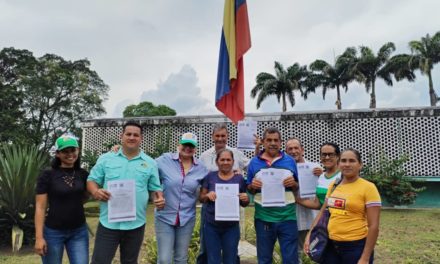 Productores aragüeños recibieron titularidad de tierras