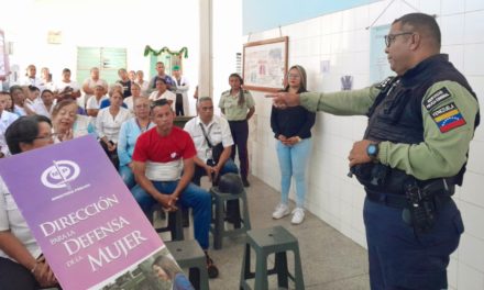 Realizado conversatorio sobre derecho de la mujer a una vida libre de violencia