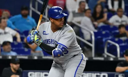 Salvador Pérez guía triunfo de Kansas City