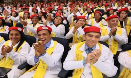 Más de cinco mil 700 profesionales egresan de Universidad de las Ciencias de la Salud