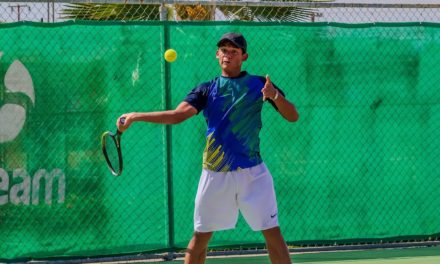 Sebastián Arias avanza a octavos de final en el tenis