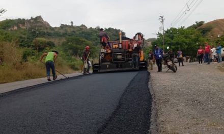 Vías de Aragua inició asfaltado en San Casimiro