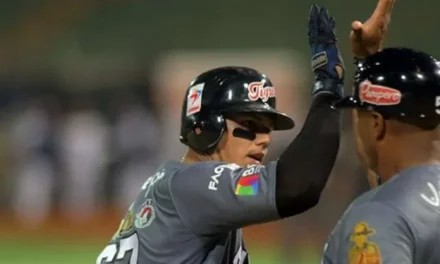 Yonathan Mendoza llegó a 200 hits frente a su terruño