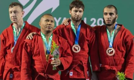 Elder Moreno gana bronce en sambo para ciegos durante campeonato en Kazajistán