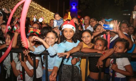 Encendido de luces dio la bienvenida a la Navidad en Las Tejerías