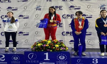 Victoria Guerrero se corona en la Copa del Mundo Espada Juvenil 2024