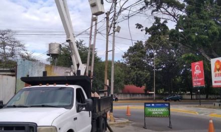 Continúan labores de alumbrado en calles y avenidas de Girardot