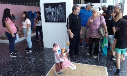 Exposición «Desde el Inconsciente» cautiva el corazón de los maracayeros