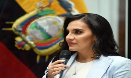 Vicepresidenta de Ecuador denunció intentona golpista de Daniel Noboa