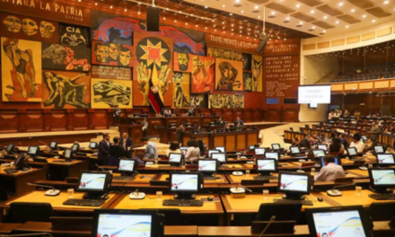 Asamblea Nacional de Ecuador autoriza la participación de legisladores en elecciones