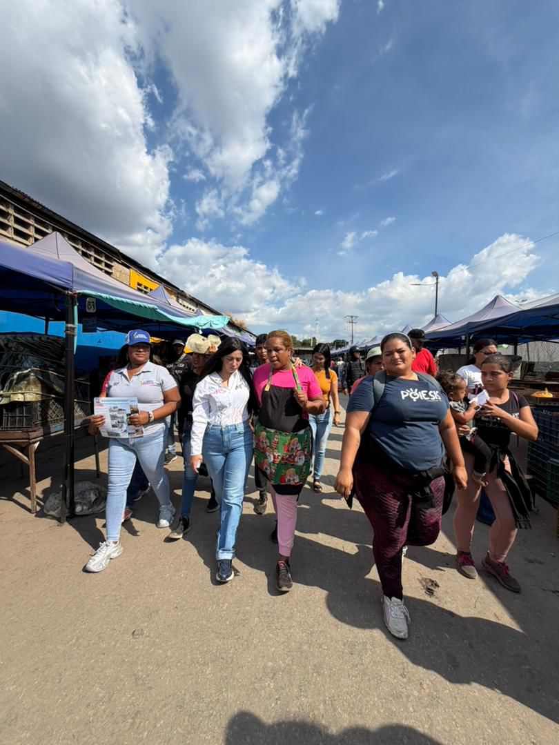 Gobernadora supervisó reubicación de expendios en Mercado de Mayoristas