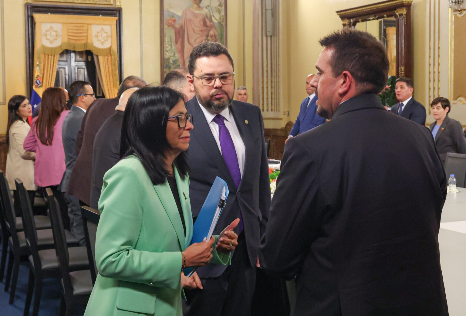 Convocan a la oposición a “nuevo momento político” y a priorizar la unidad